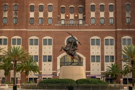 image of unconquered statue